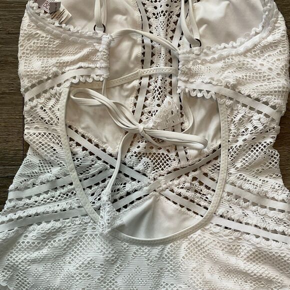 Becca by Rebecca Virtue‎ White High Neck One Piece Swimsuit Women Size Small EUC - Picture 4 of 6
